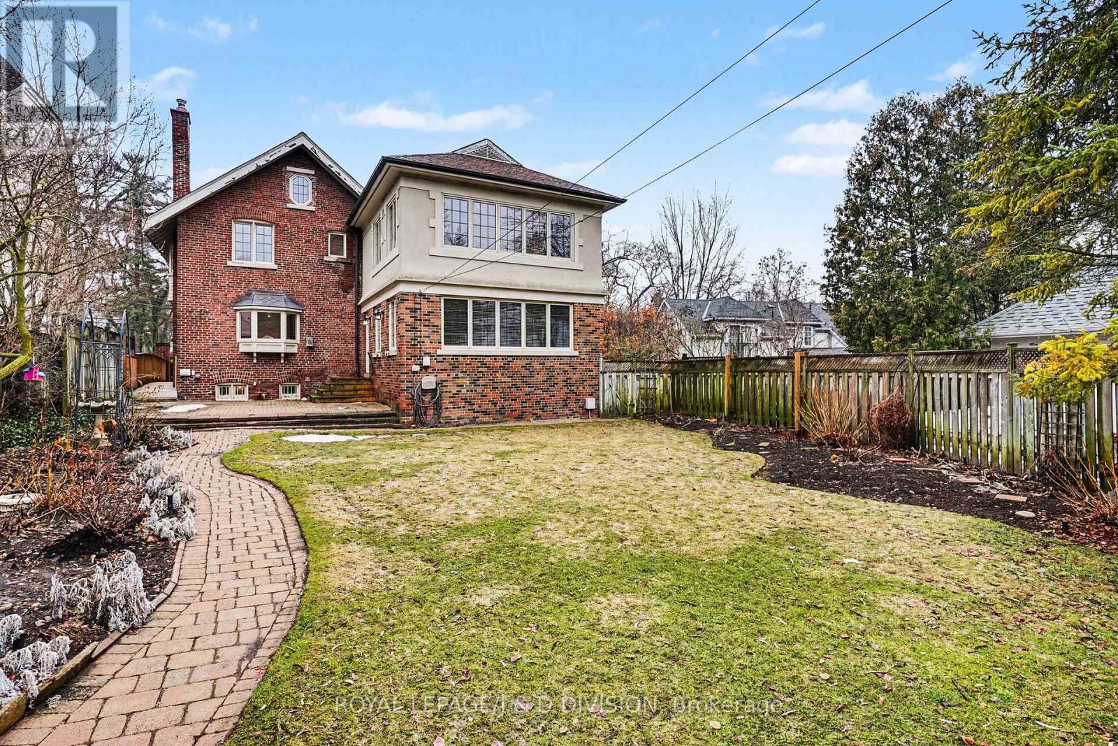 12 Weybourne Crescent, Toronto, Ontario  M4N 2R3 - Photo 43 - C12913600