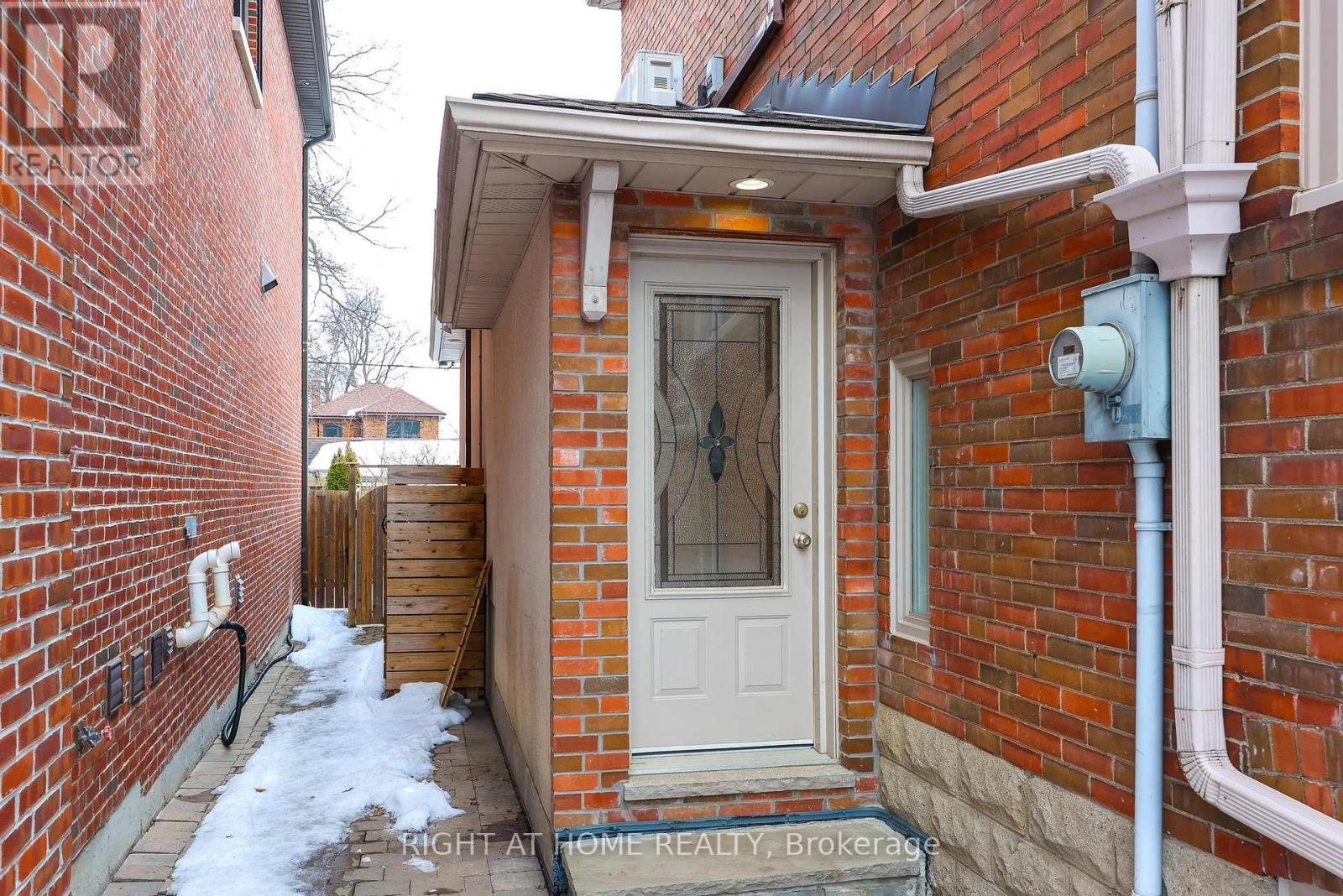 25 Fleming Crescent, Toronto, Ontario  M4G 2A9 - Photo 31 - C12913640