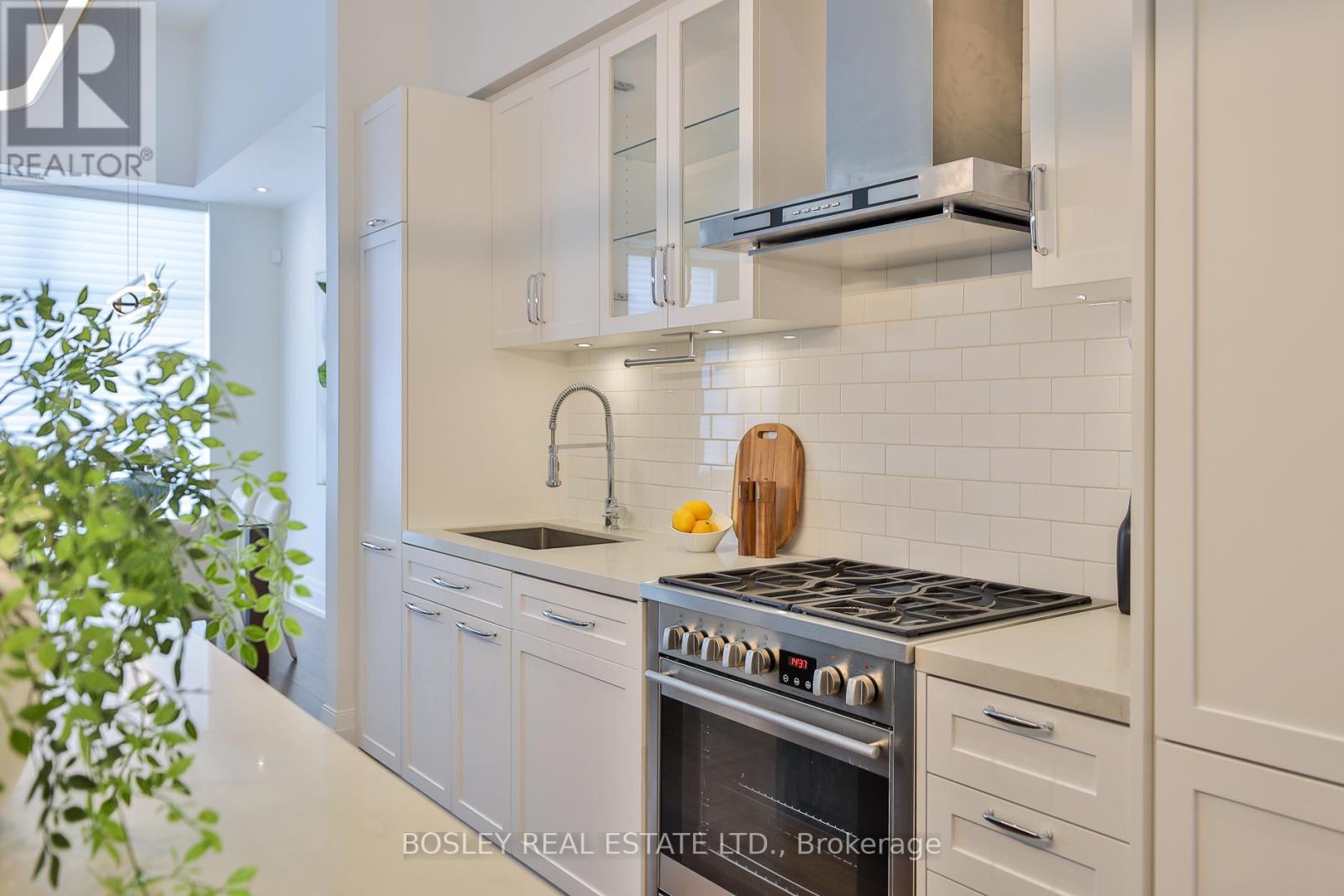 Th105 - 25 Malcolm Road, Toronto, Ontario  M4G 0C1 - Photo 7 - C12913648