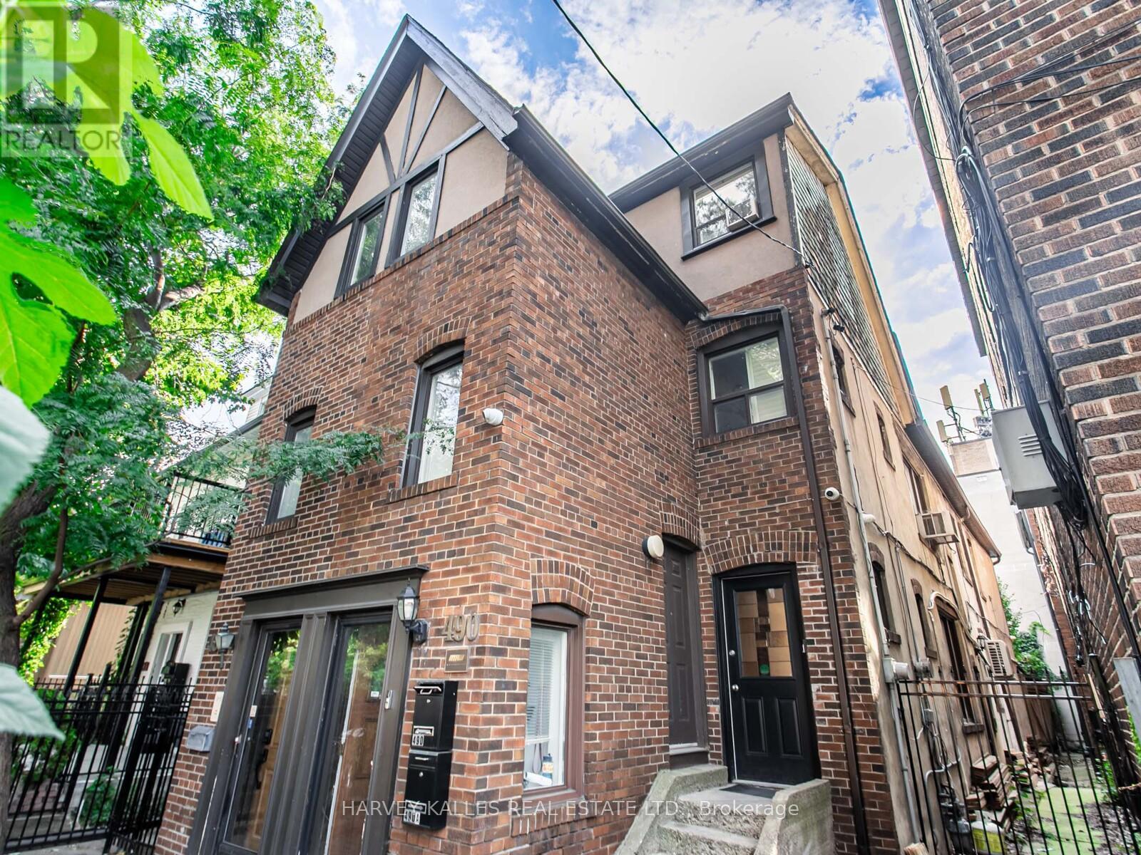 MAIN - 490 MONTROSE AVENUE, Toronto, Ontario