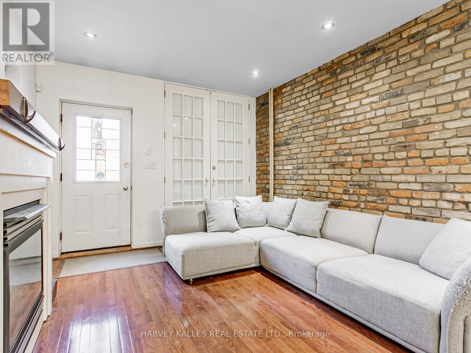 Main - 490 Montrose Avenue, Toronto (Palmerston-Little Italy), Ontario  M6G 3H1 - Photo 5 - C12913798