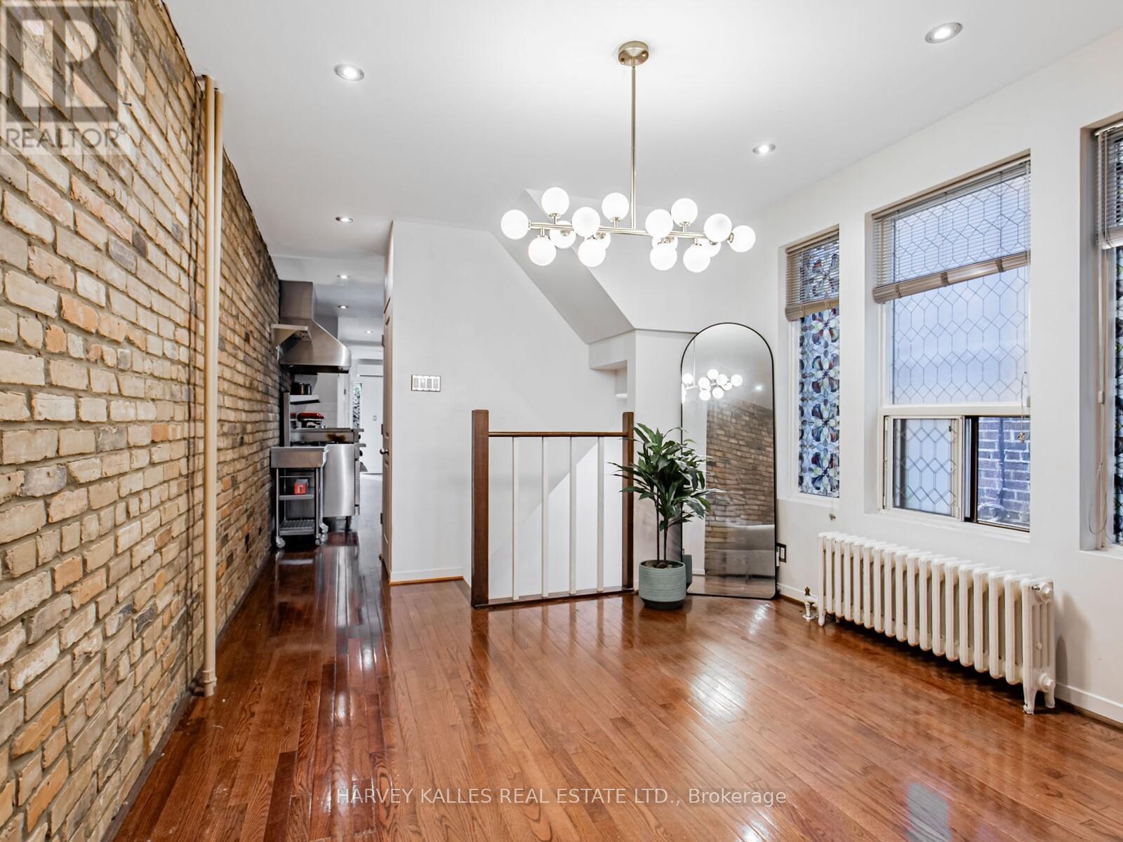 Main - 490 Montrose Avenue, Toronto (Palmerston-Little Italy), Ontario  M6G 3H1 - Photo 7 - C12913798