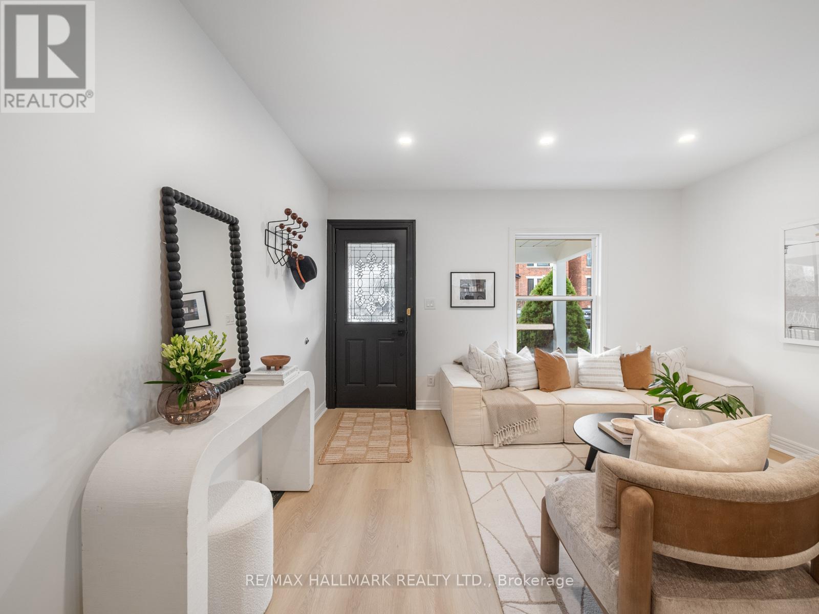 3 Woodville Avenue, Toronto, Ontario  M4K 2J5 - Photo 2 - E12913680