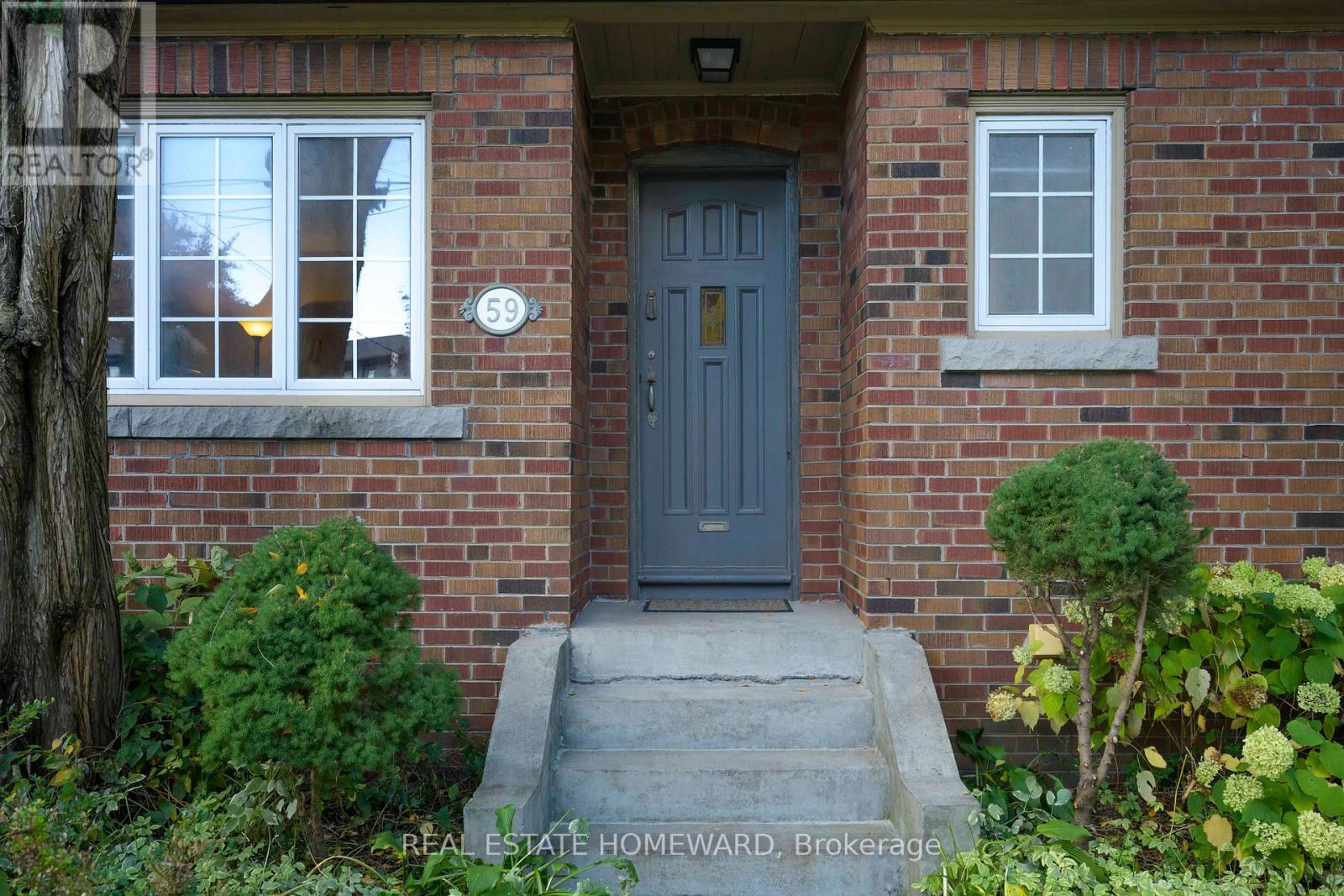59 Parkview Hill Crescent, Toronto (O'connor-Parkview), Ontario  M4B 1R1 - Photo 3 - E12913704