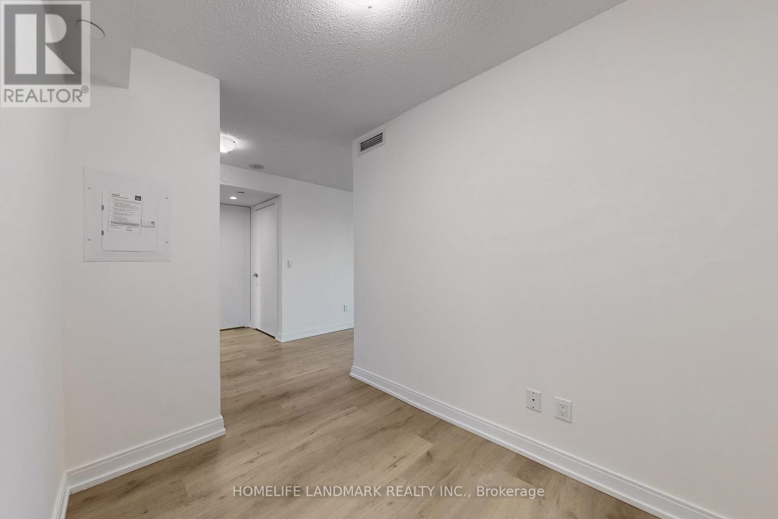 2106 - 255 Village Green Square, Toronto (Agincourt South-Malvern West), Ontario  M1S 0L3 - Photo 22 - E12913740