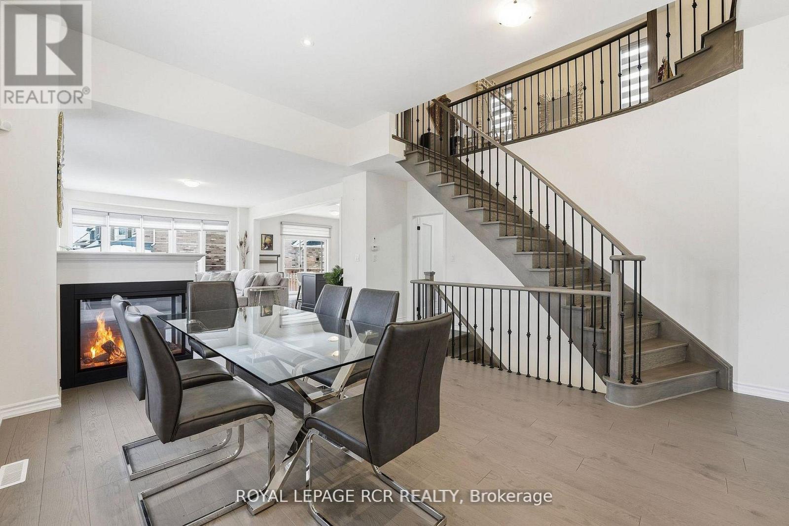 20 Morley Crescent, Whitby, Ontario  L1R 0P1 - Photo 4 - E12913742