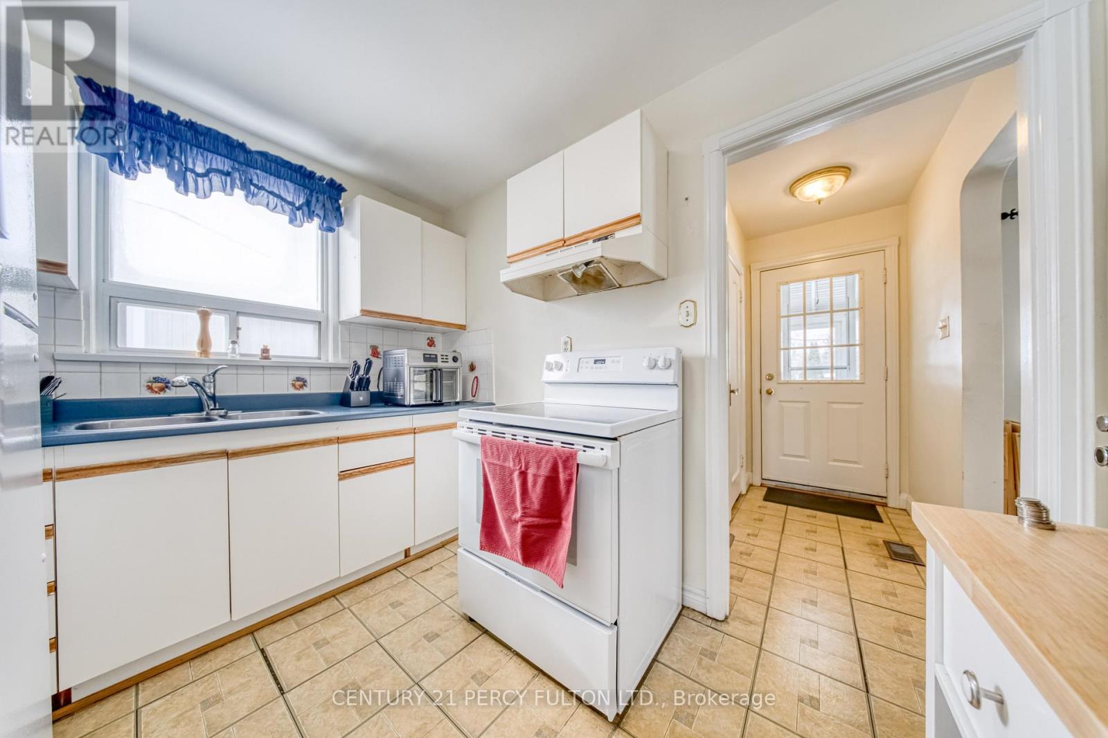 707 Athol Street, Whitby, Ontario  L1N 4A1 - Photo 11 - E12913786