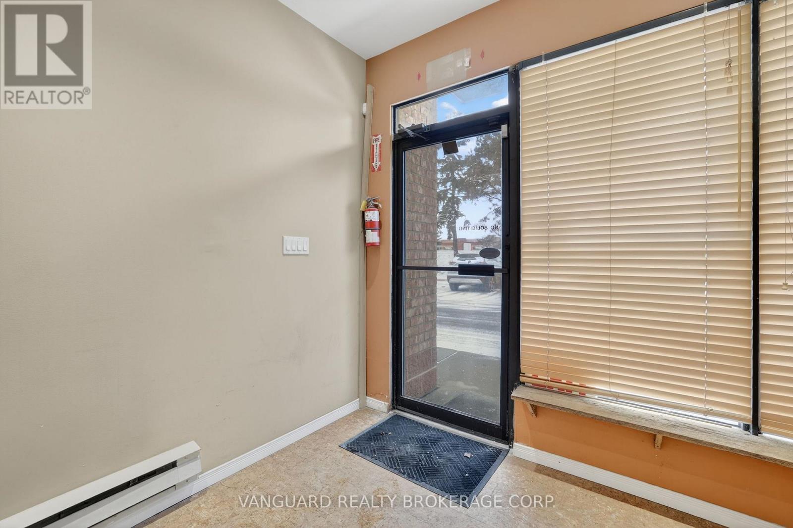 11 - 665 Millway Avenue, Vaughan (Concord), Ontario  L4K 3T8 - Photo 3 - N12913422