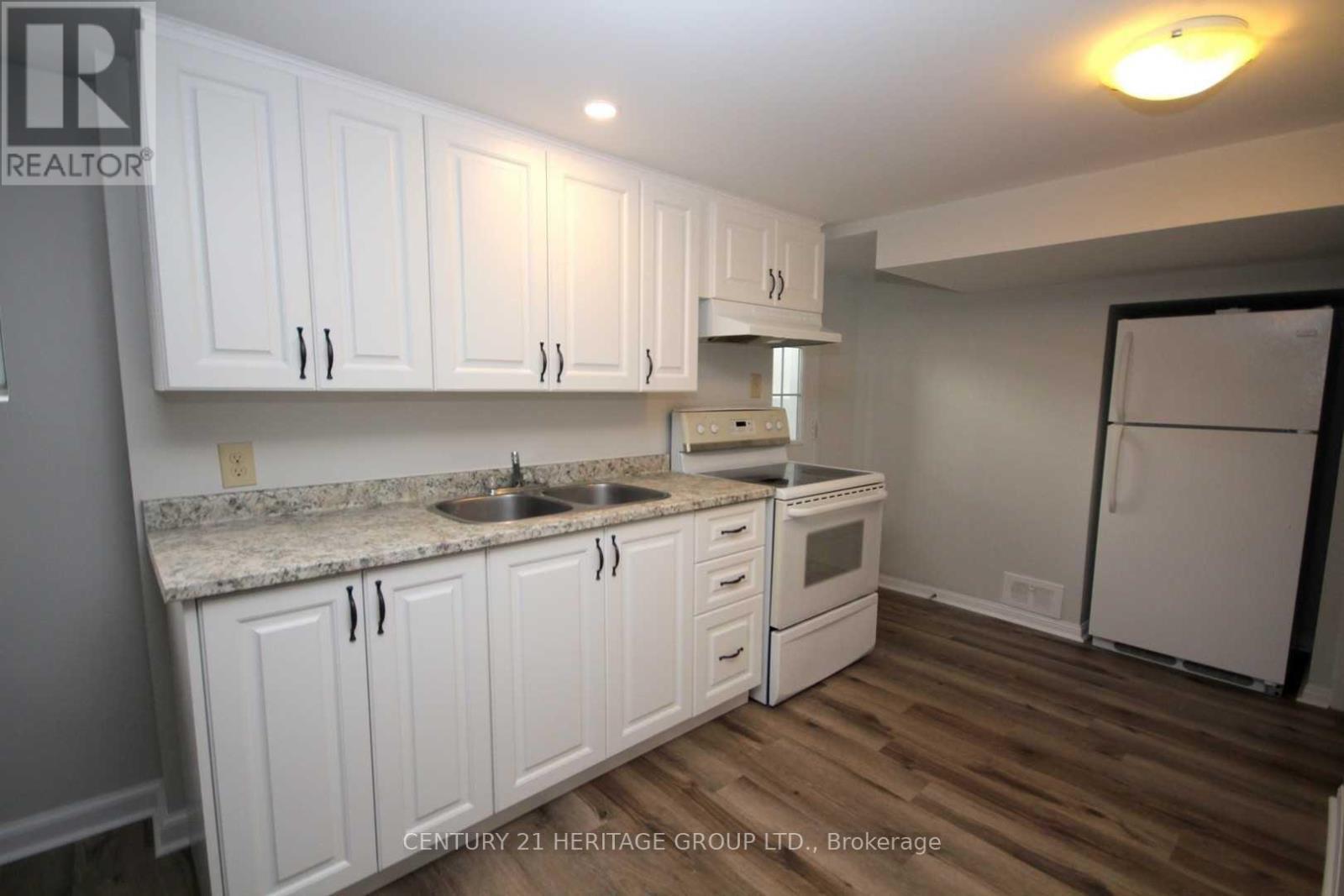 112 Toronto Street, Bradford West Gwillimbury (Bradford), Ontario  L3Z 1N9 - Photo 4 - N12913428