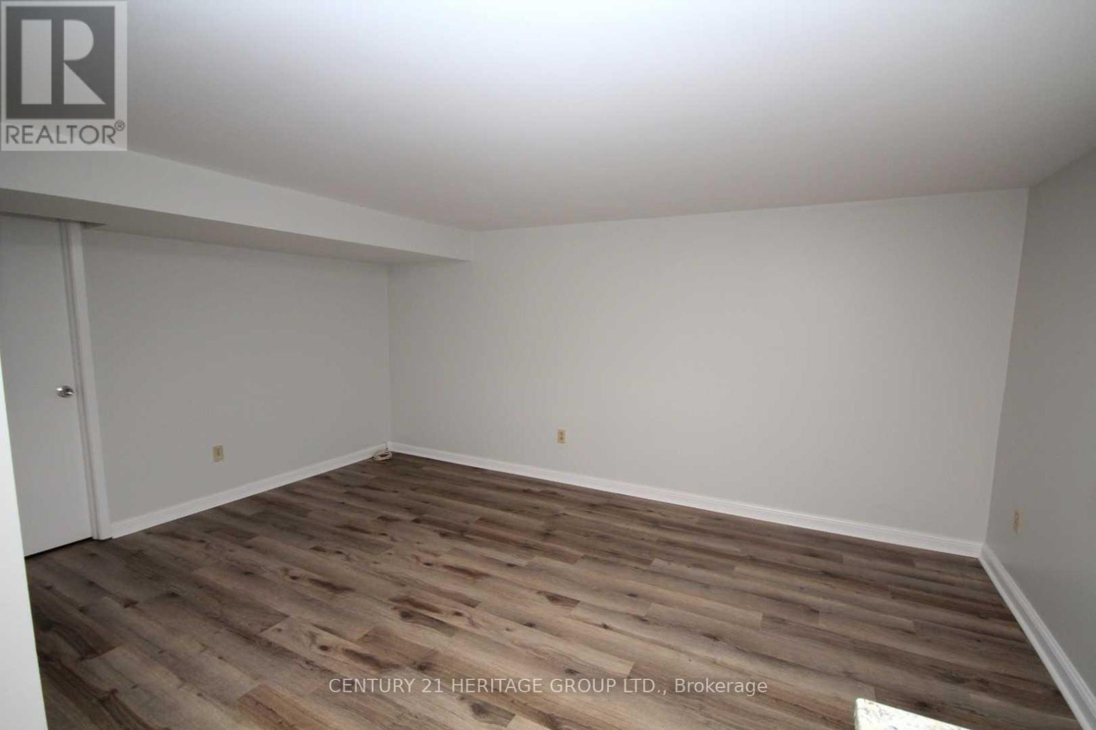 112 Toronto Street, Bradford West Gwillimbury (Bradford), Ontario  L3Z 1N9 - Photo 5 - N12913428