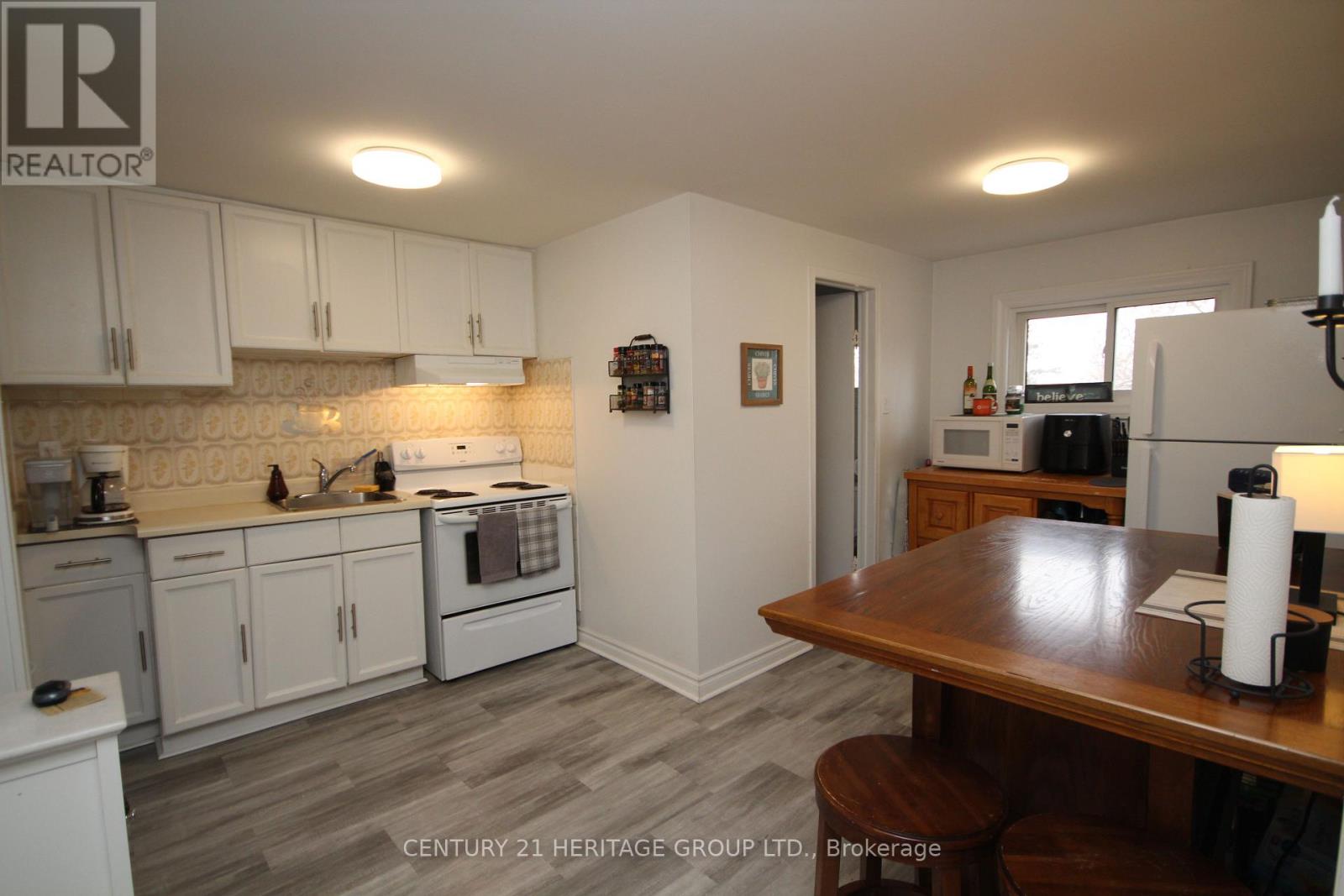 112 Toronto Street, Bradford West Gwillimbury (Bradford), Ontario  L3Z 1N9 - Photo 9 - N12913428