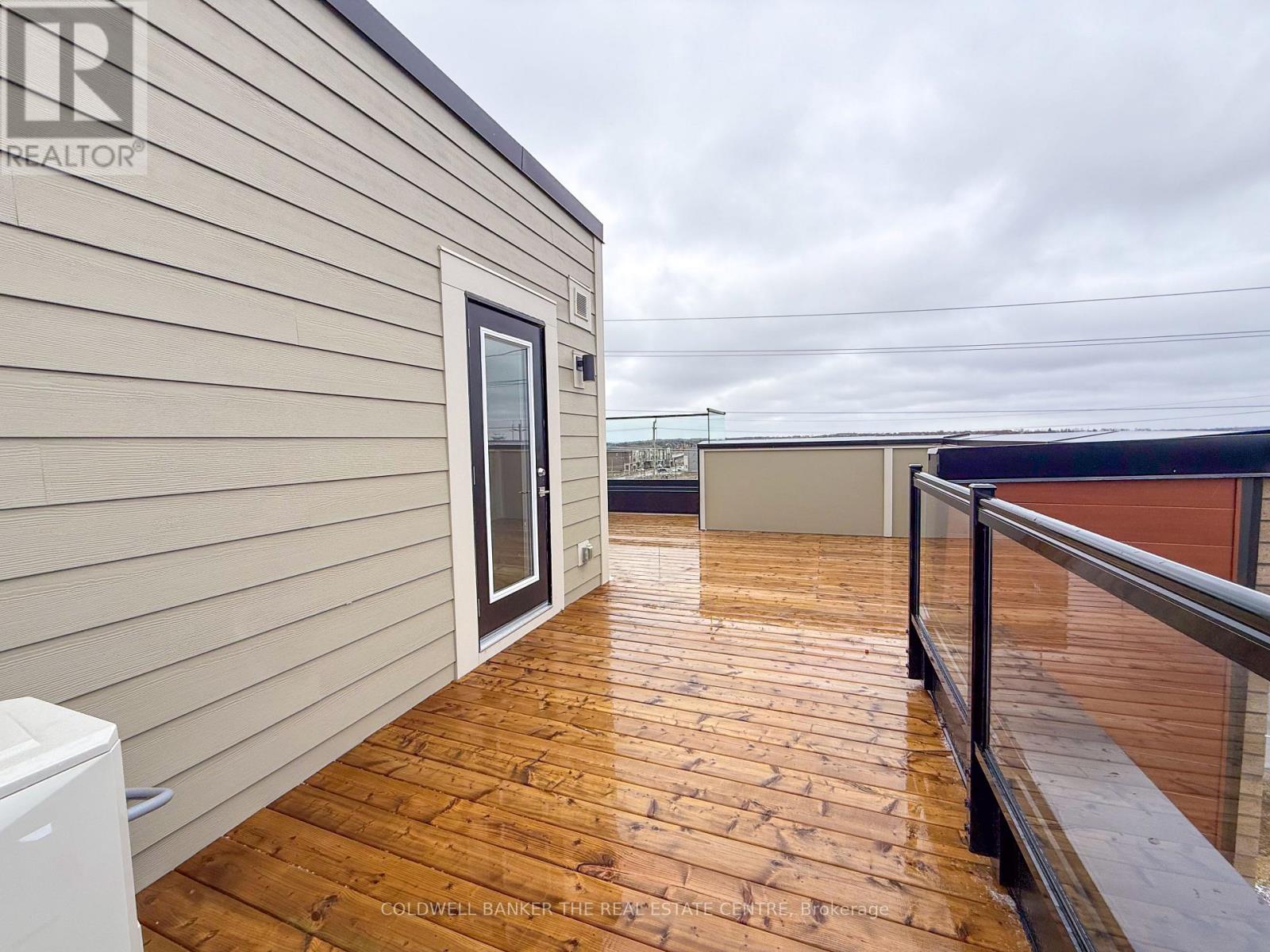 16 Lytham Green Circle, Newmarket, Ontario  L3Y 0H4 - Photo 21 - N12913442