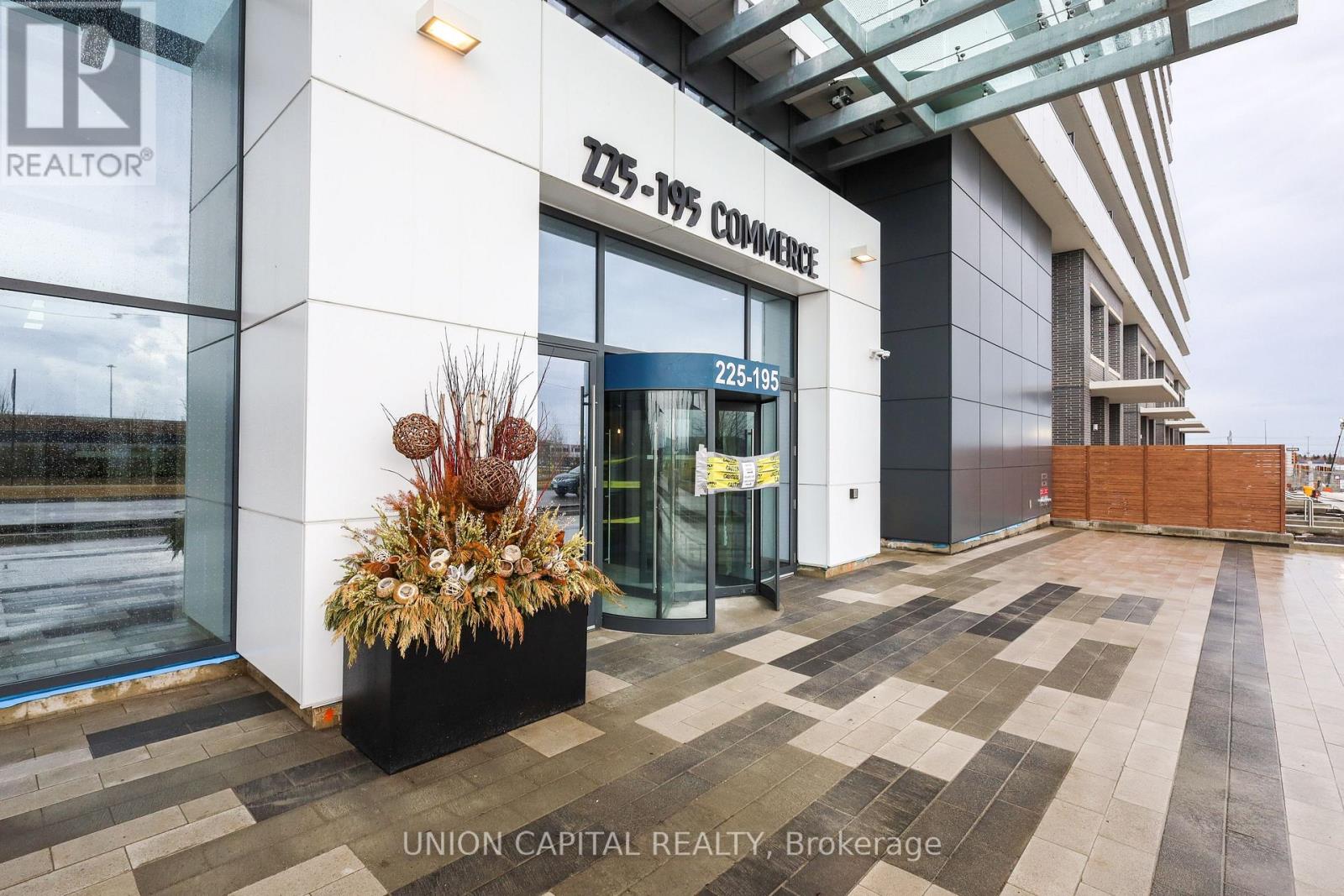 3515 - 195 Commerce Street, Vaughan (Vaughan Corporate Centre), Ontario  L4K 0P9 - Photo 2 - N12913446