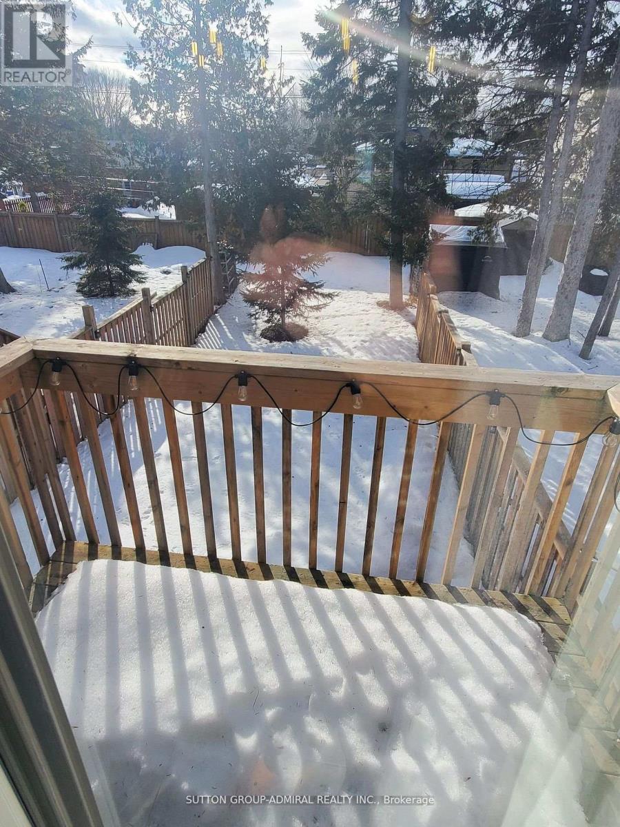 38 Greenwood Drive, Essa (Angus), Ontario  L4M 1B4 - Photo 12 - N12913450