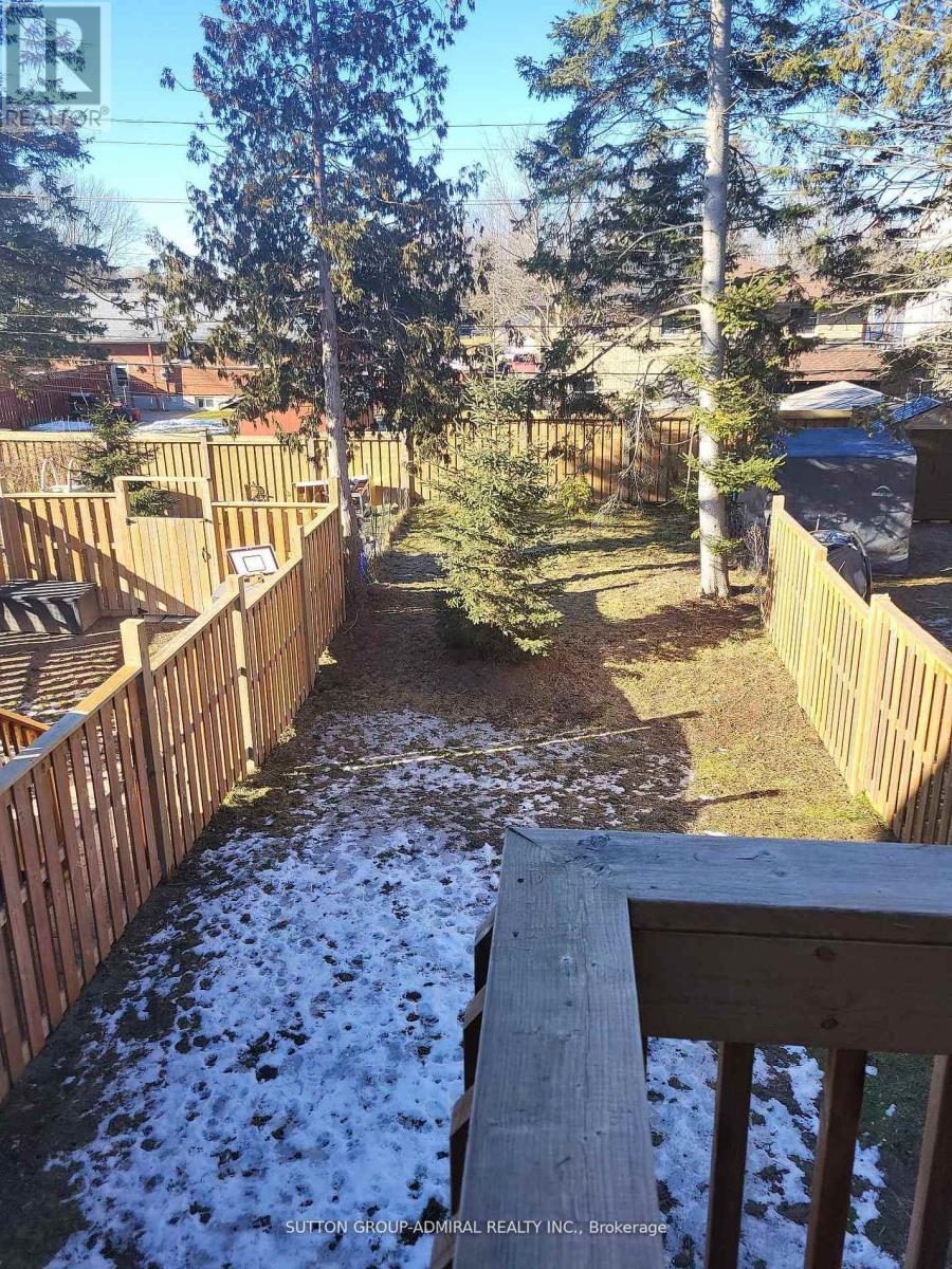 38 Greenwood Drive, Essa (Angus), Ontario  L4M 1B4 - Photo 13 - N12913450