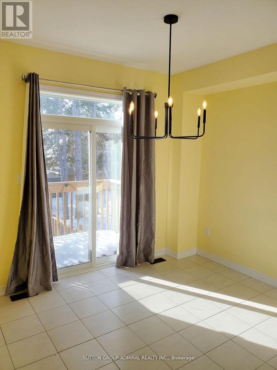 38 Greenwood Drive, Essa (Angus), Ontario  L4M 1B4 - Photo 6 - N12913450