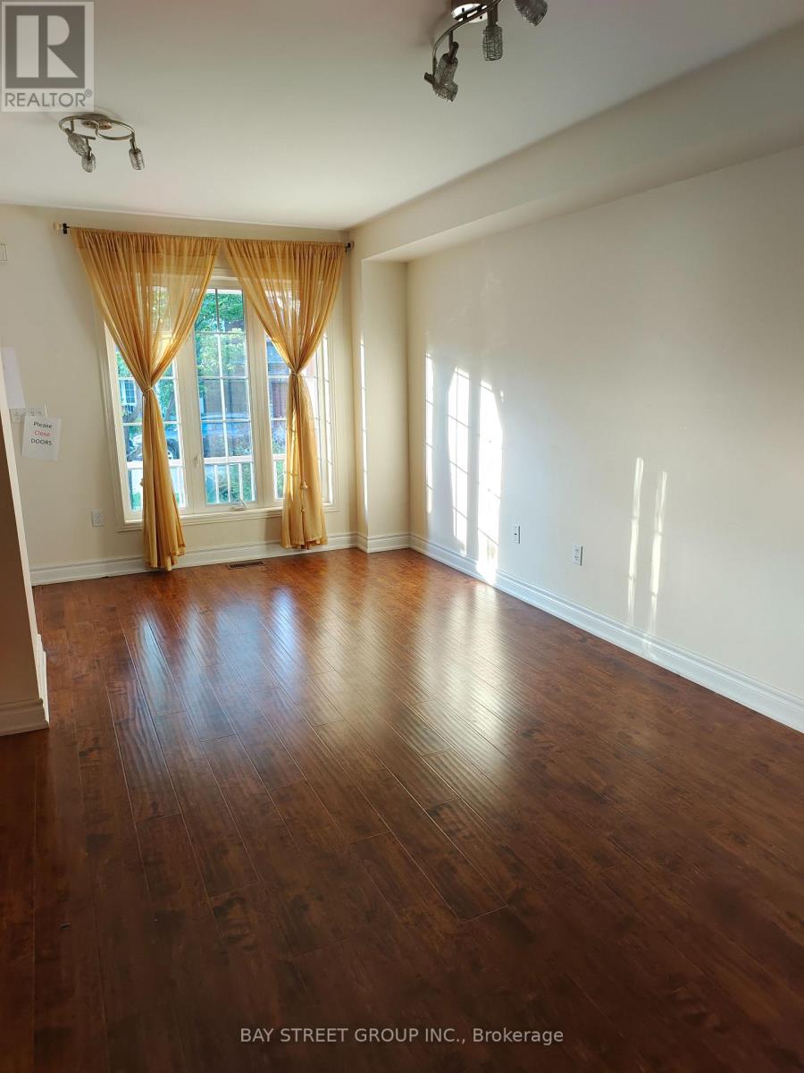 19 Macgregor Avenue, Richmond Hill (Langstaff), Ontario  L4B 4S8 - Photo 17 - N12913488