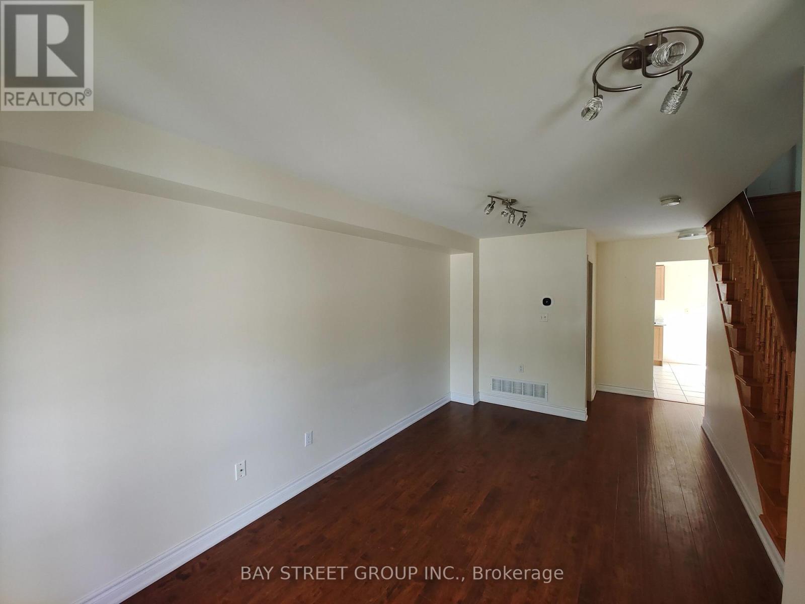 19 Macgregor Avenue, Richmond Hill (Langstaff), Ontario  L4B 4S8 - Photo 2 - N12913488