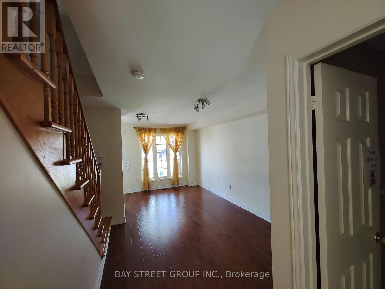 19 Macgregor Avenue, Richmond Hill (Langstaff), Ontario  L4B 4S8 - Photo 4 - N12913488