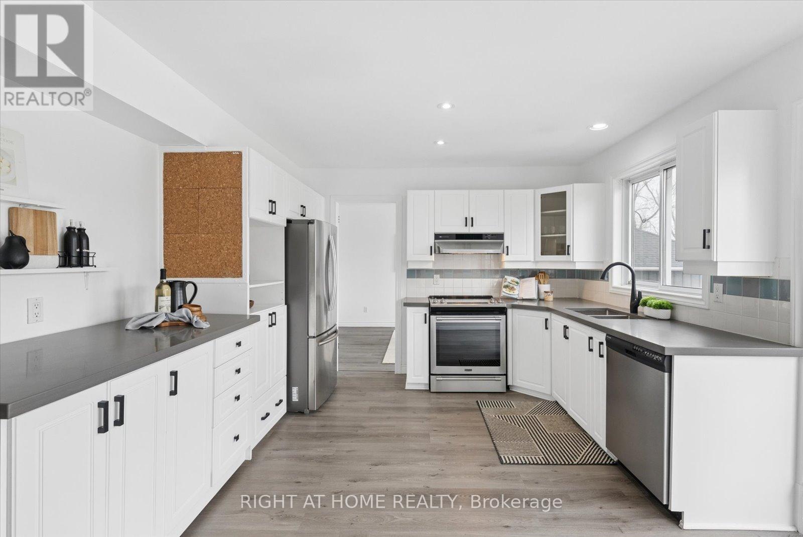 1252 Shore Acres Drive, Innisfil, Ontario  L0L 1R0 - Photo 14 - N12913548