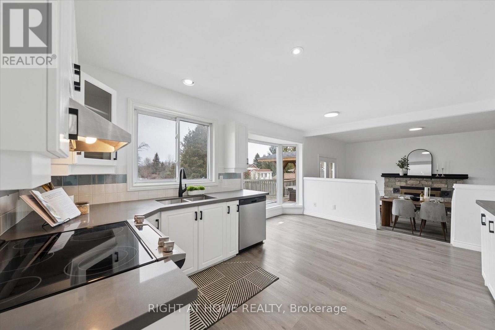 1252 Shore Acres Drive, Innisfil, Ontario  L0L 1R0 - Photo 16 - N12913548