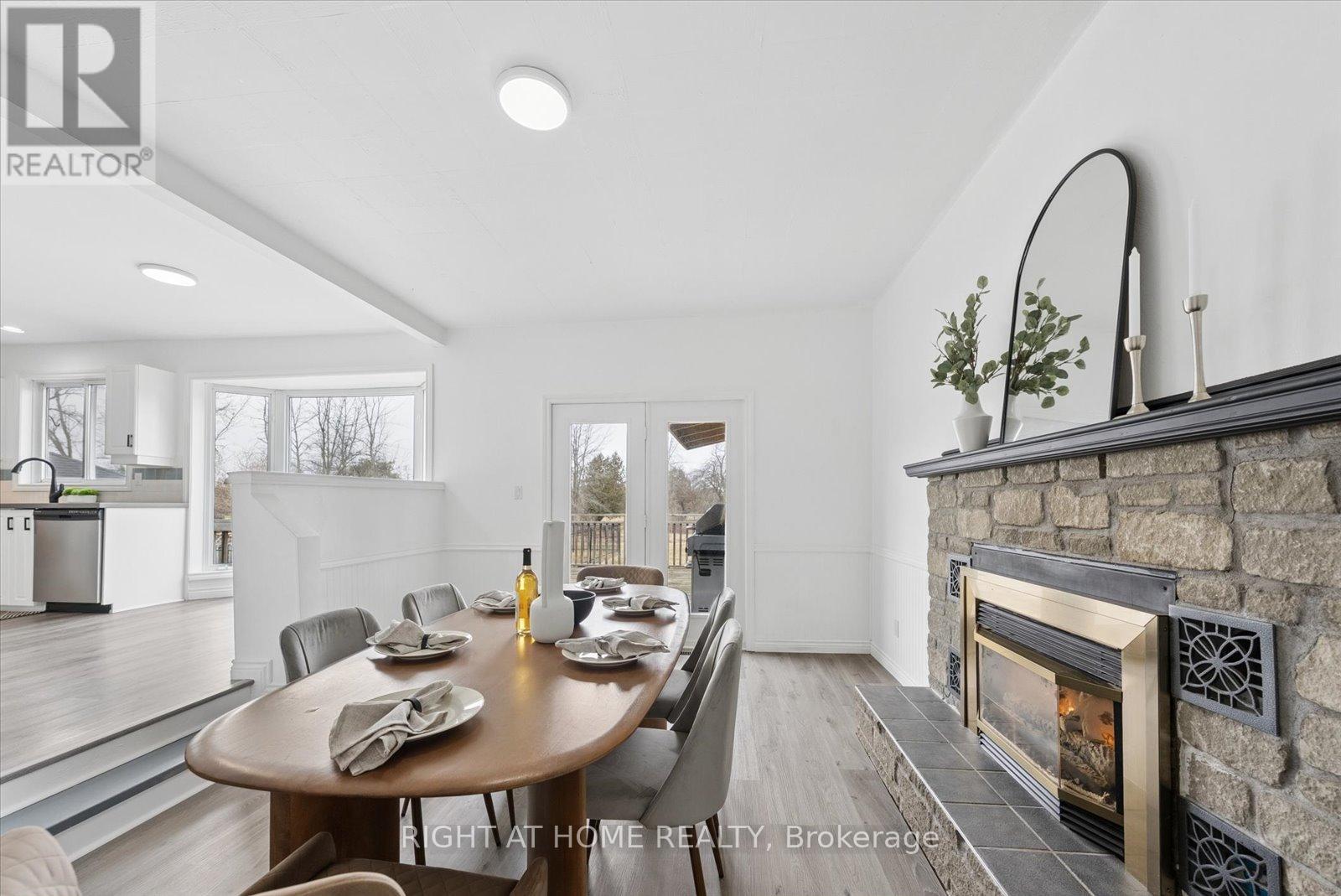 1252 Shore Acres Drive, Innisfil, Ontario  L0L 1R0 - Photo 18 - N12913548