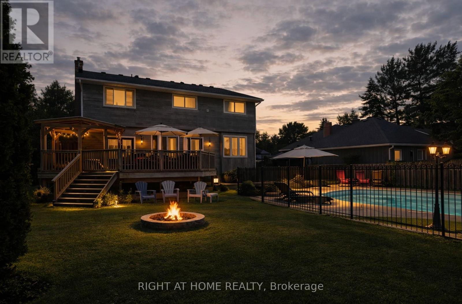 1252 Shore Acres Drive, Innisfil, Ontario  L0L 1R0 - Photo 2 - N12913548