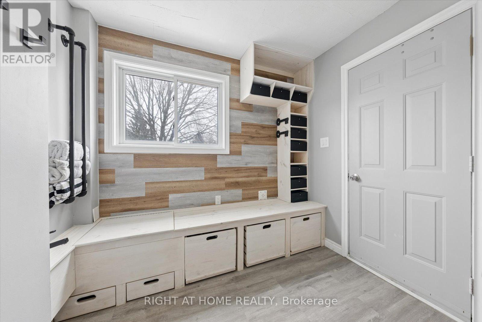 1252 Shore Acres Drive, Innisfil, Ontario  L0L 1R0 - Photo 21 - N12913548