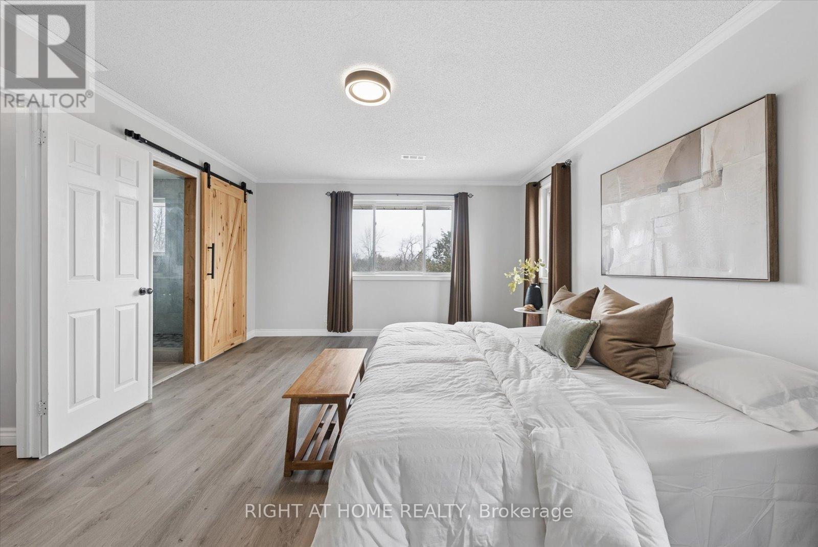 1252 Shore Acres Drive, Innisfil, Ontario  L0L 1R0 - Photo 24 - N12913548