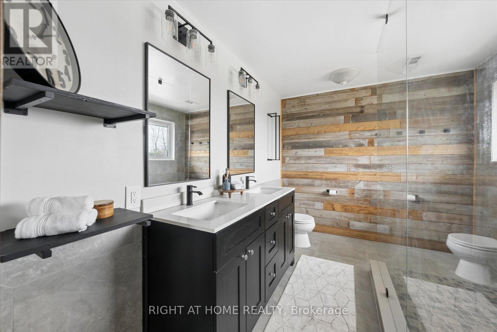 1252 Shore Acres Drive, Innisfil, Ontario  L0L 1R0 - Photo 27 - N12913548