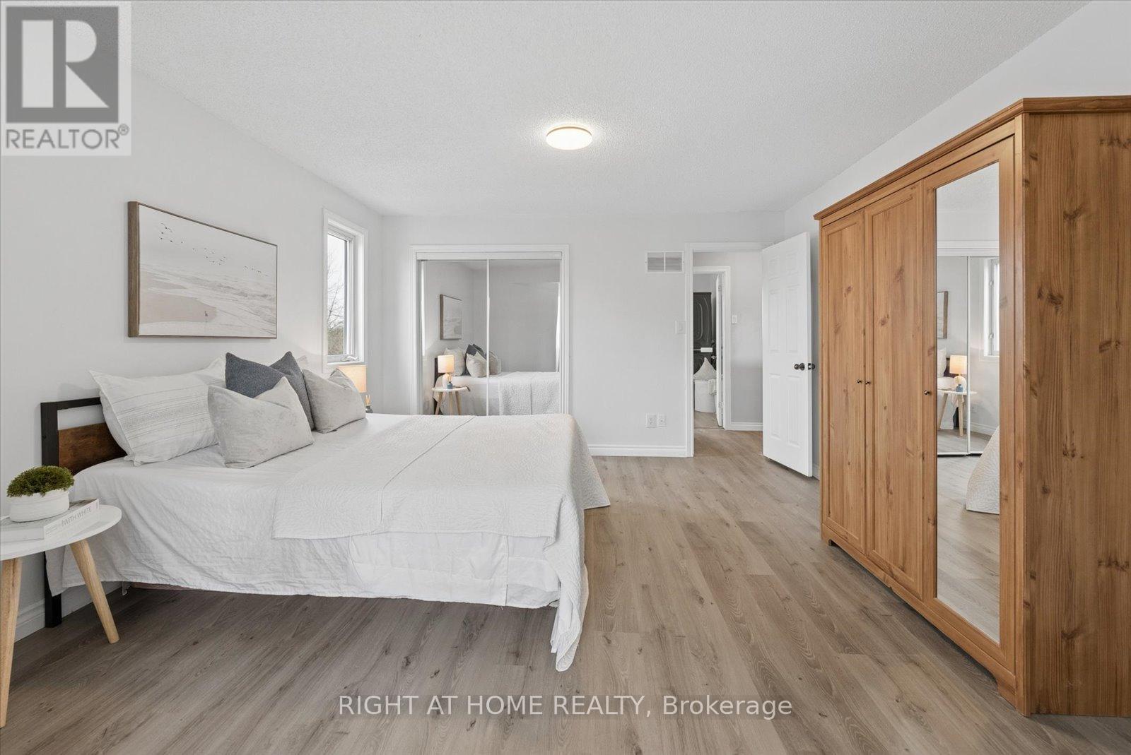 1252 Shore Acres Drive, Innisfil, Ontario  L0L 1R0 - Photo 30 - N12913548