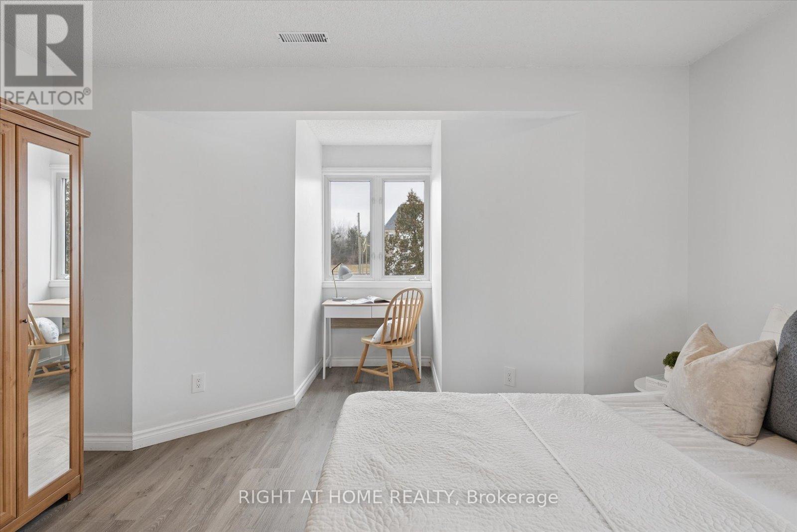 1252 Shore Acres Drive, Innisfil, Ontario  L0L 1R0 - Photo 31 - N12913548