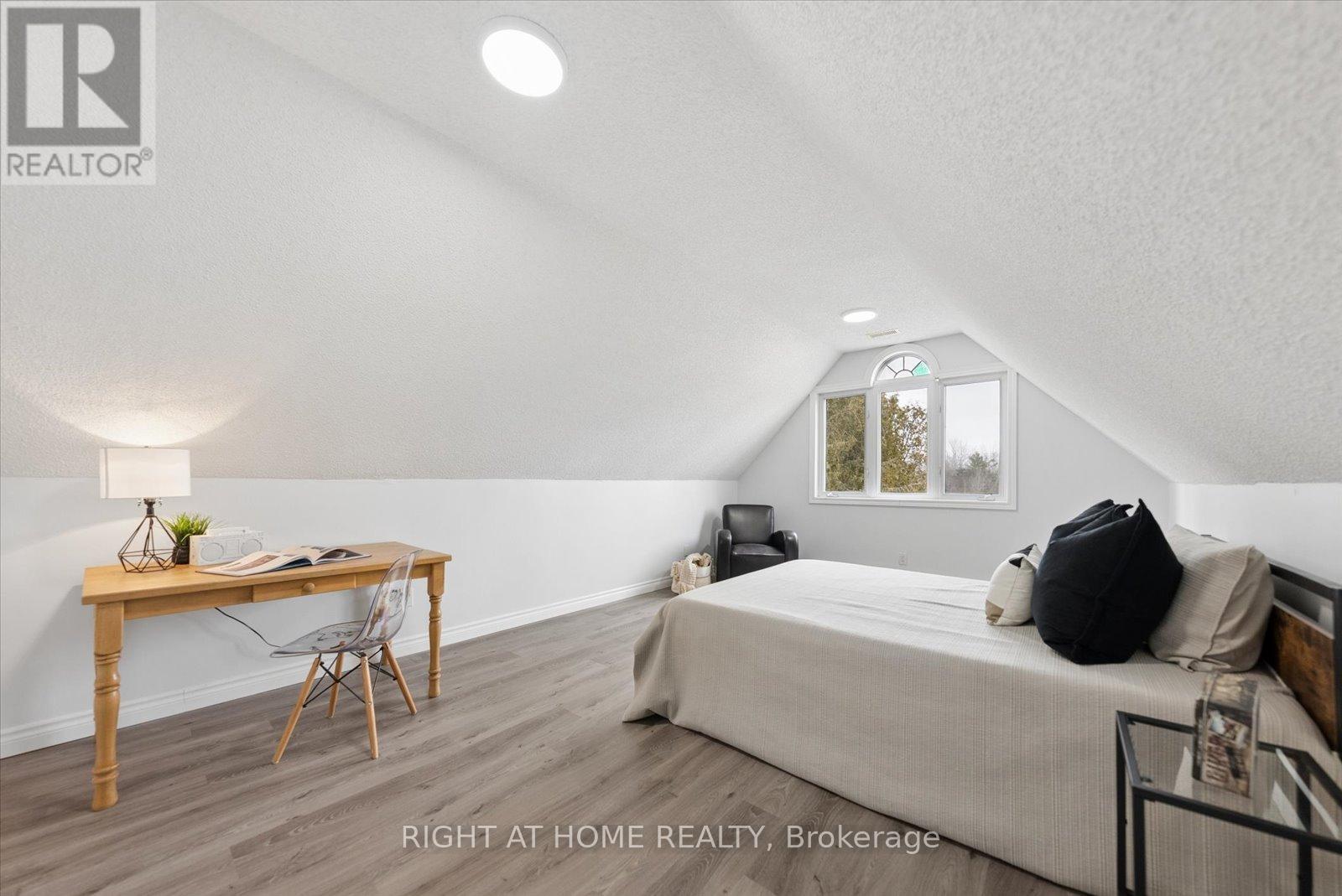 1252 Shore Acres Drive, Innisfil, Ontario  L0L 1R0 - Photo 32 - N12913548