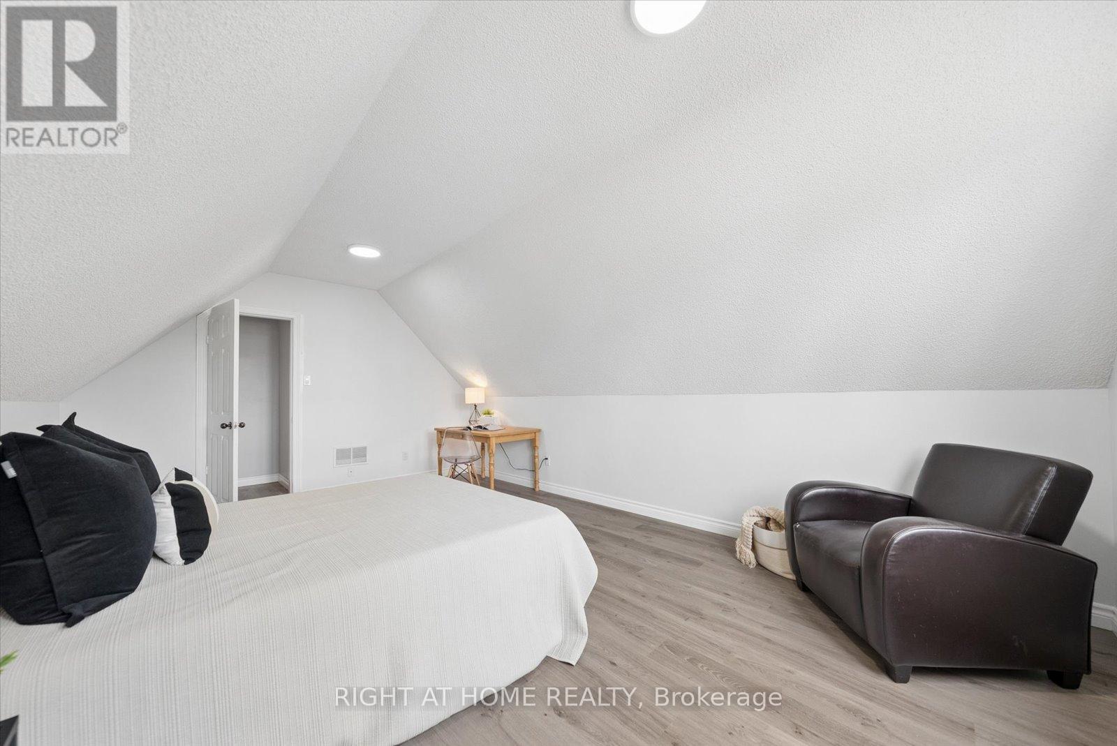 1252 Shore Acres Drive, Innisfil, Ontario  L0L 1R0 - Photo 33 - N12913548