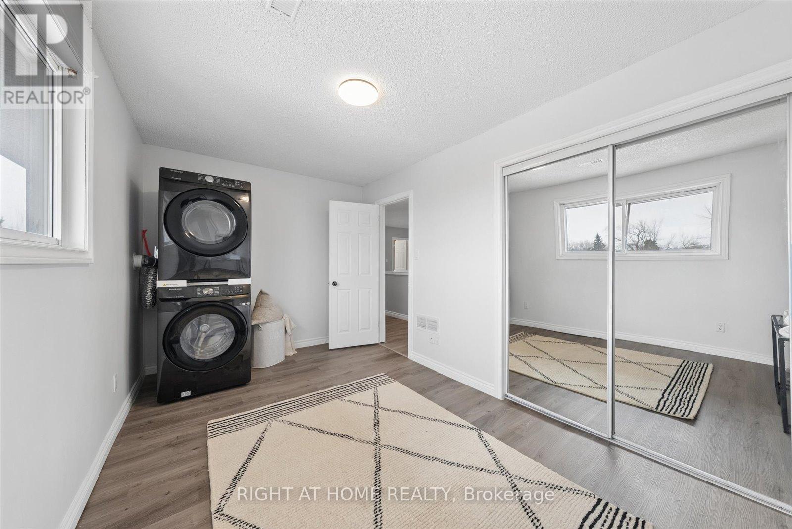 1252 Shore Acres Drive, Innisfil, Ontario  L0L 1R0 - Photo 35 - N12913548