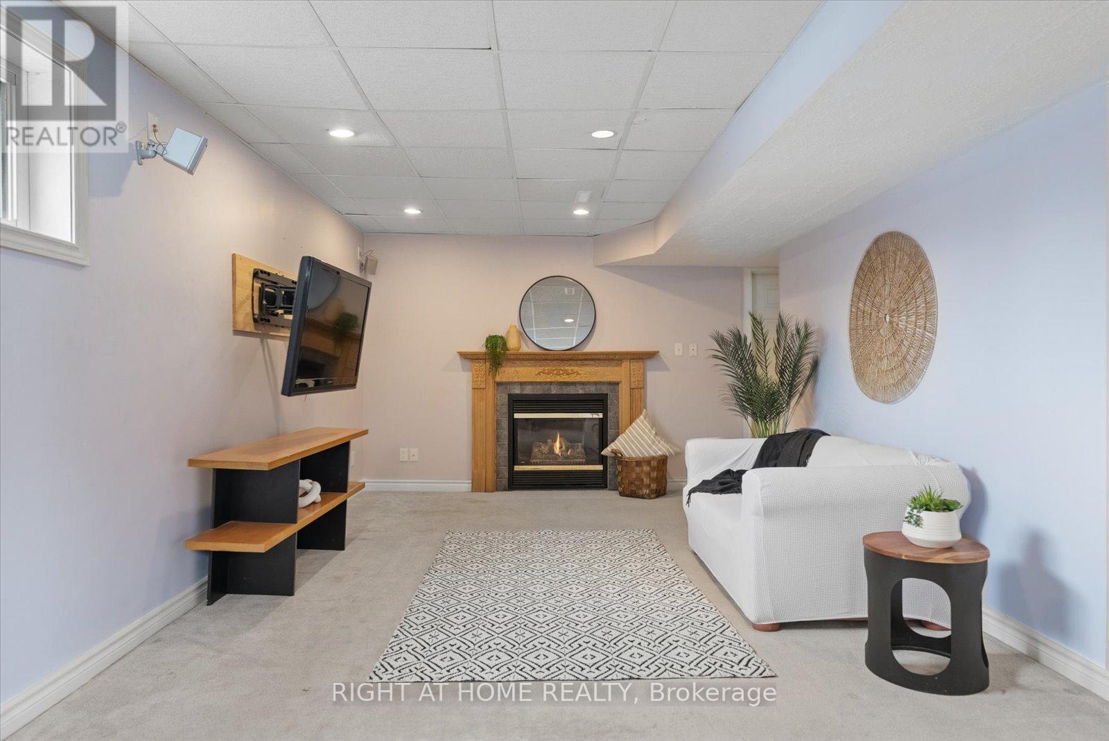 1252 Shore Acres Drive, Innisfil, Ontario  L0L 1R0 - Photo 38 - N12913548