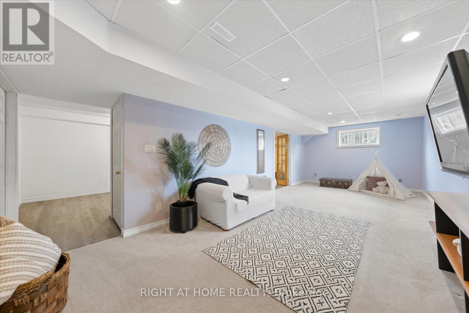 1252 Shore Acres Drive, Innisfil, Ontario  L0L 1R0 - Photo 39 - N12913548