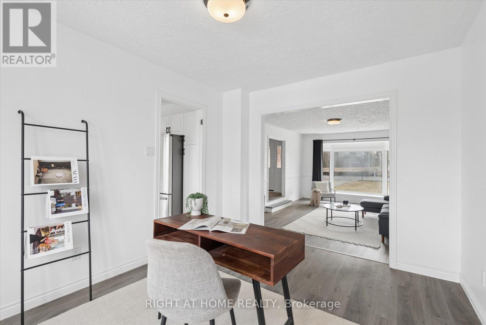 1252 Shore Acres Drive, Innisfil, Ontario  L0L 1R0 - Photo 9 - N12913548