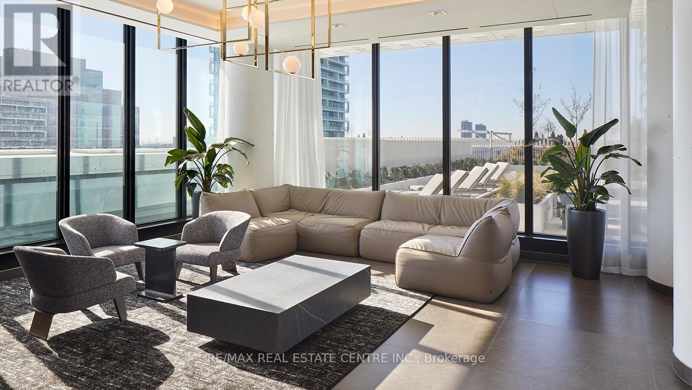 3902 - 950 Portage Parkway, Vaughan, Ontario  L4K 0J7 - Photo 9 - N12913580