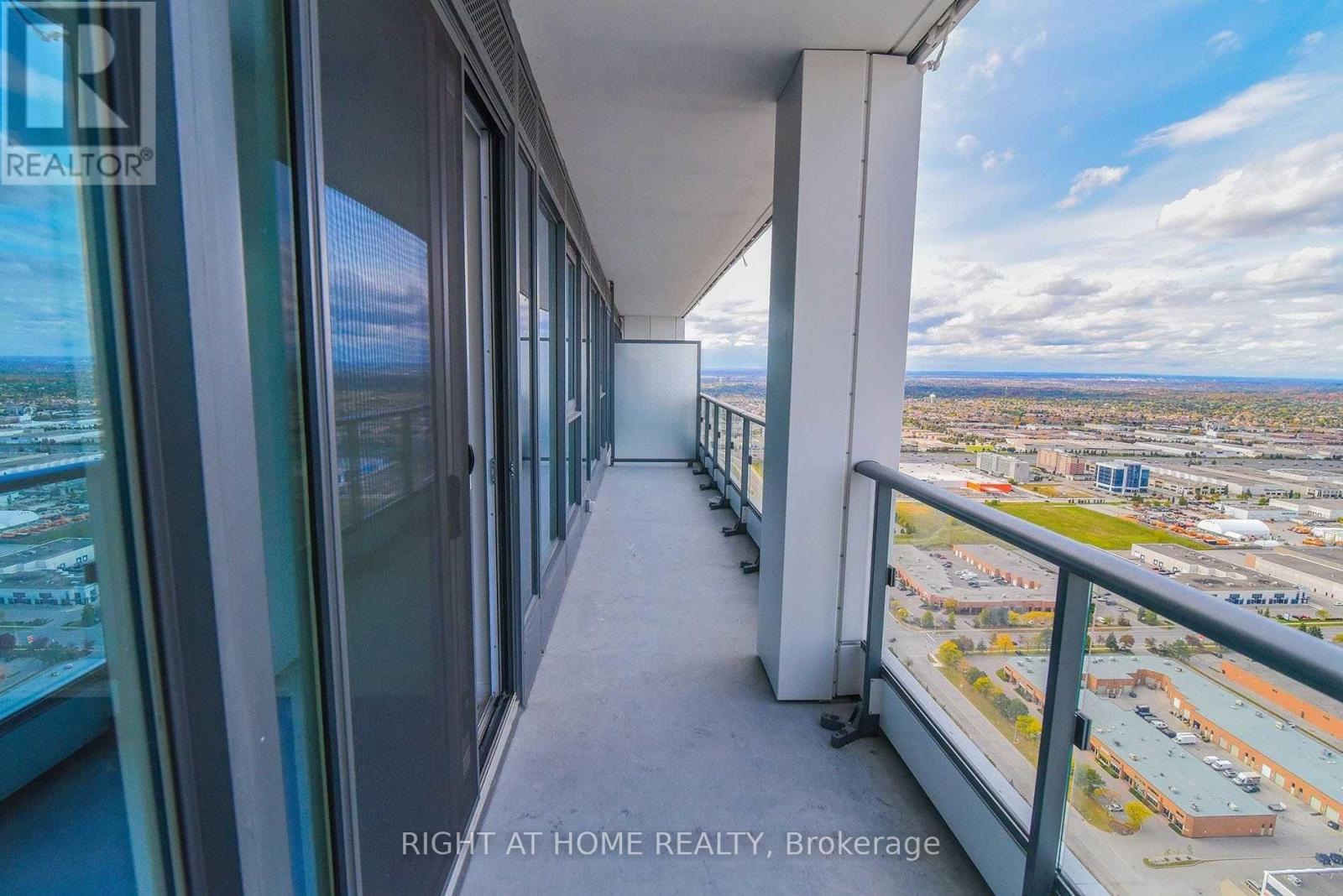 4701 - 5 Buttermill Avenue, Vaughan, Ontario L4K 0J5 - Photo 16 - N12913614