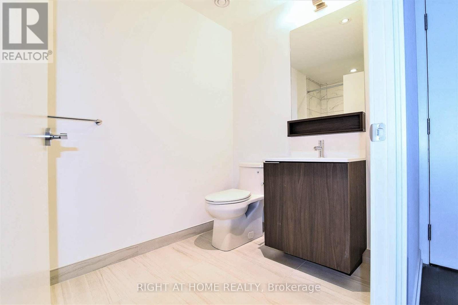 4701 - 5 Buttermill Avenue, Vaughan, Ontario L4K 0J5 - Photo 8 - N12913614