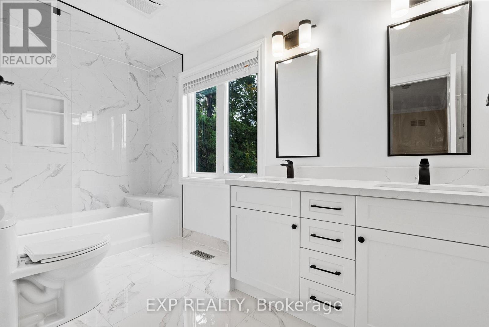 17 Gordon Rowe Crescent, Richmond Hill, Ontario L4C 8S3 - Photo 20 - N12913628