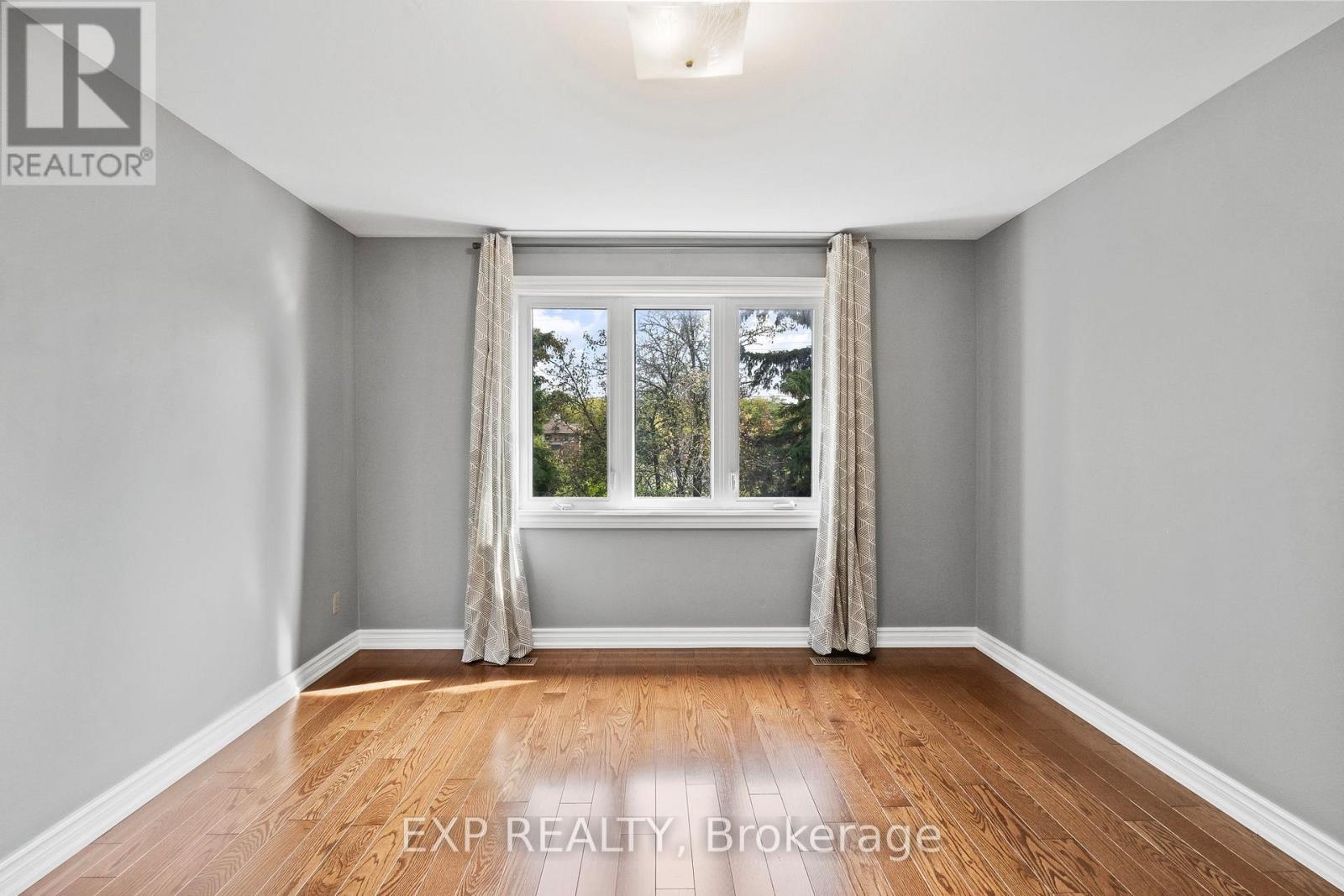 17 Gordon Rowe Crescent, Richmond Hill, Ontario L4C 8S3 - Photo 25 - N12913628