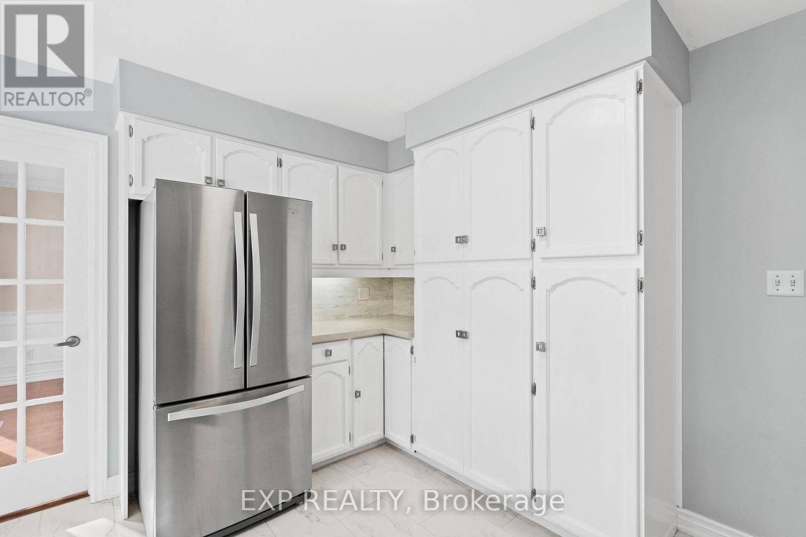 17 Gordon Rowe Crescent, Richmond Hill, Ontario L4C 8S3 - Photo 9 - N12913628