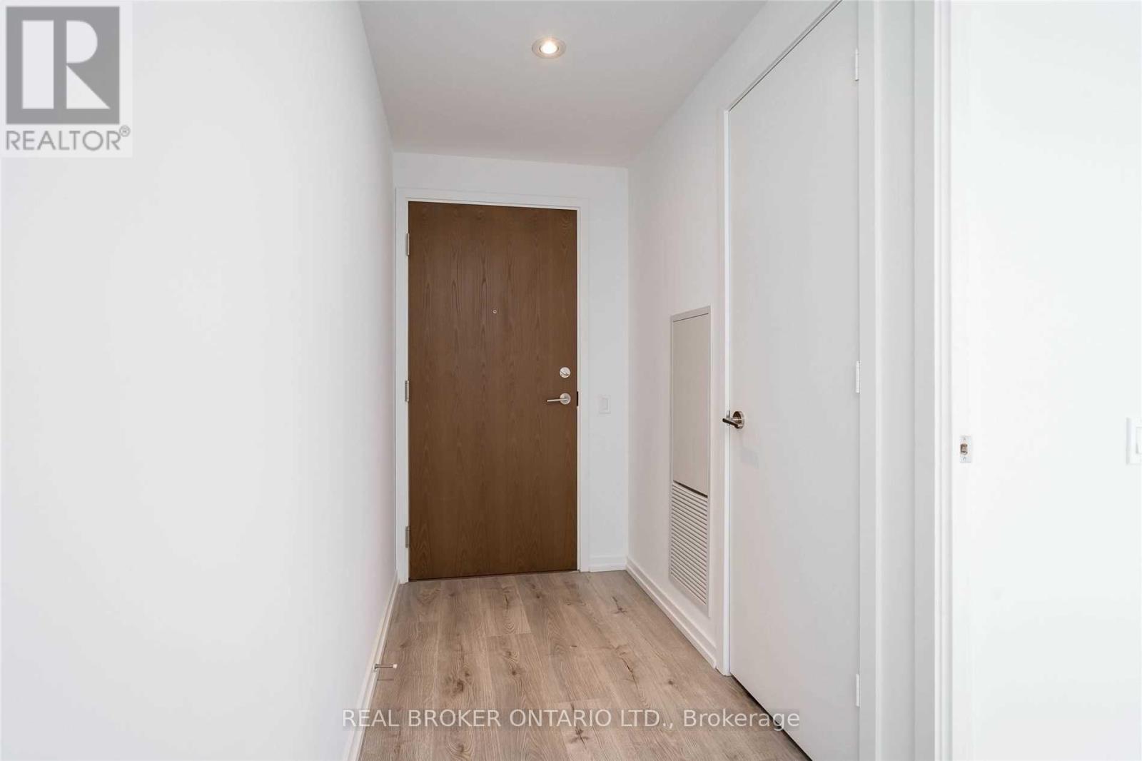 1211 - 1000 Portage Parkway, Vaughan, Ontario L4K 0L1 - Photo 3 - N12913746