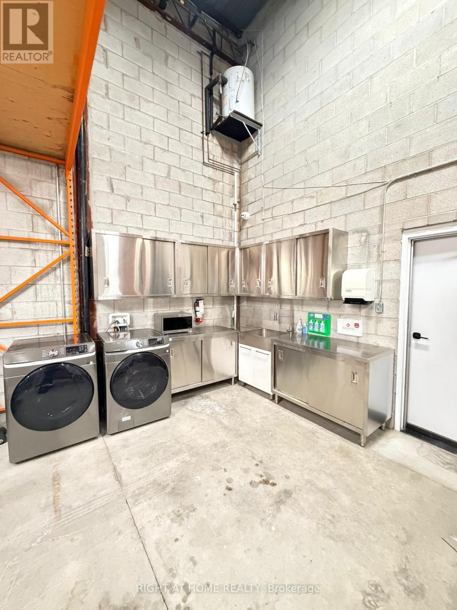 26 - 160 Applewood Crescent, Vaughan (Concord), Ontario  L4K 4H2 - Photo 11 - N12913764