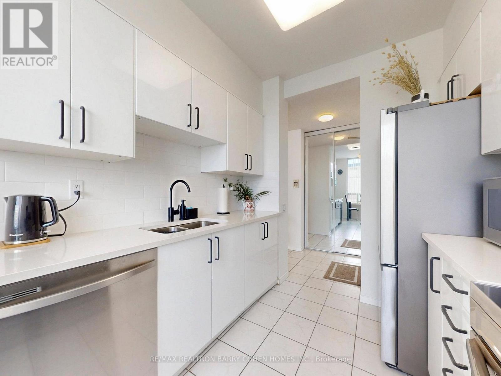 Ph104 - 1 Emerald Lane, Vaughan, Ontario L4J 8N2 - Photo 16 - N12913768