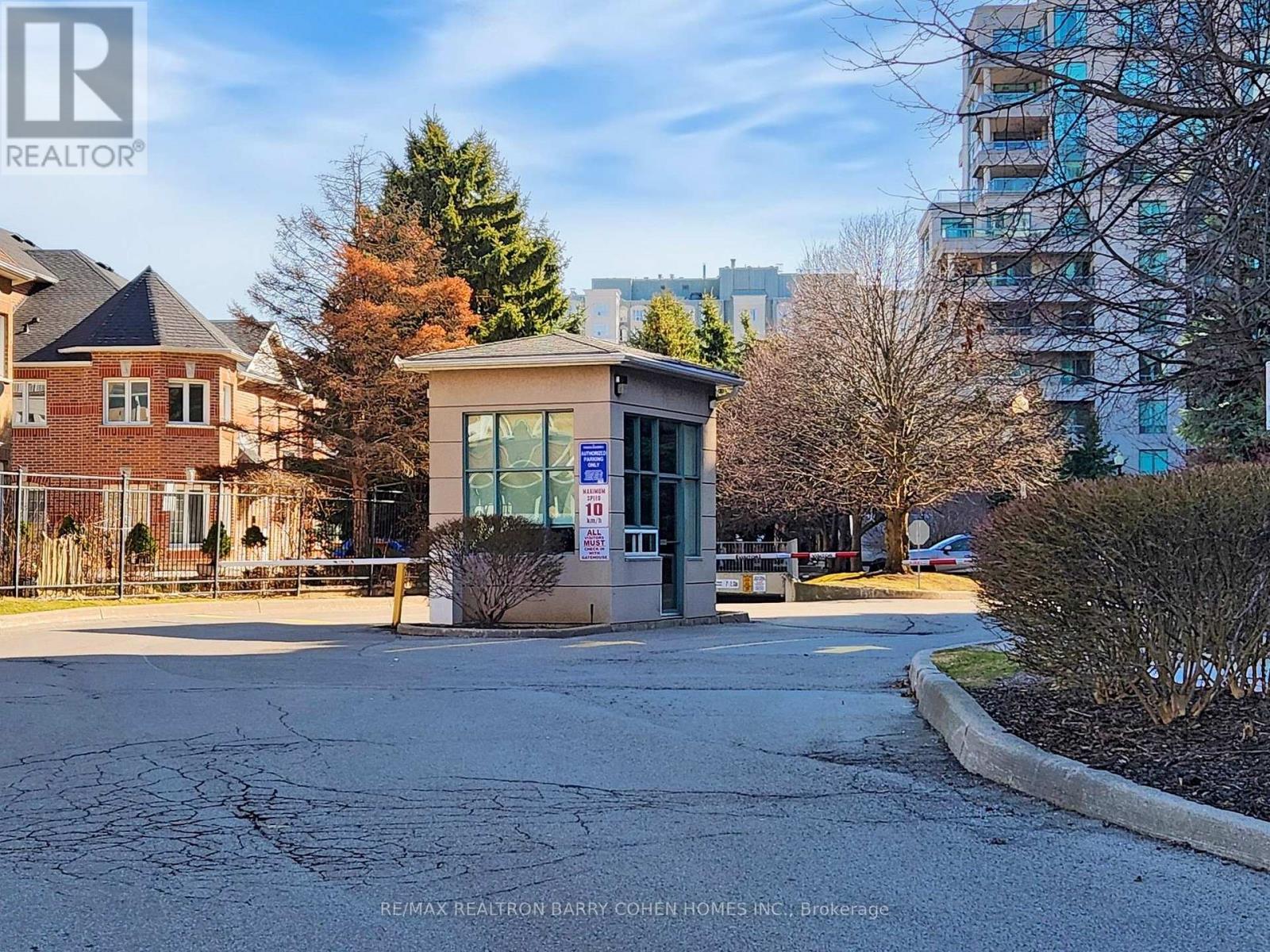 Ph104 - 1 Emerald Lane, Vaughan, Ontario L4J 8N2 - Photo 2 - N12913768