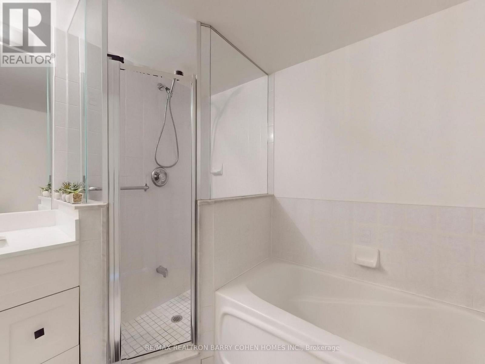 Ph104 - 1 Emerald Lane, Vaughan, Ontario L4J 8N2 - Photo 30 - N12913768