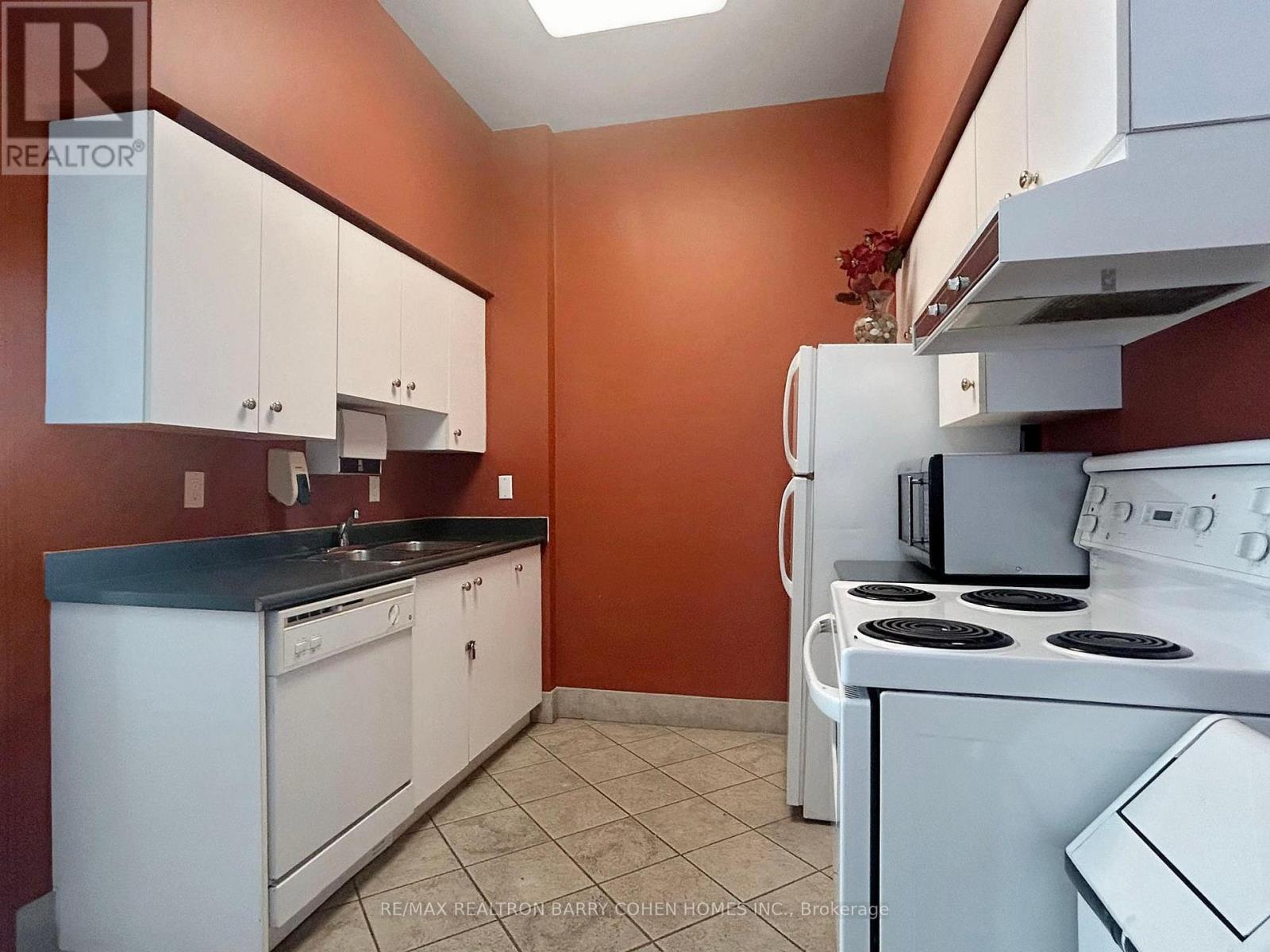 Ph104 - 1 Emerald Lane, Vaughan, Ontario L4J 8N2 - Photo 45 - N12913768